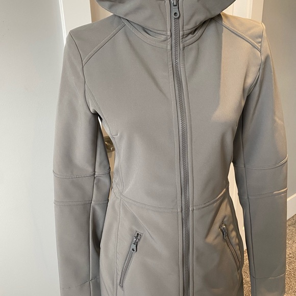 Aritzia Community Jacket - Picture 3 of 13